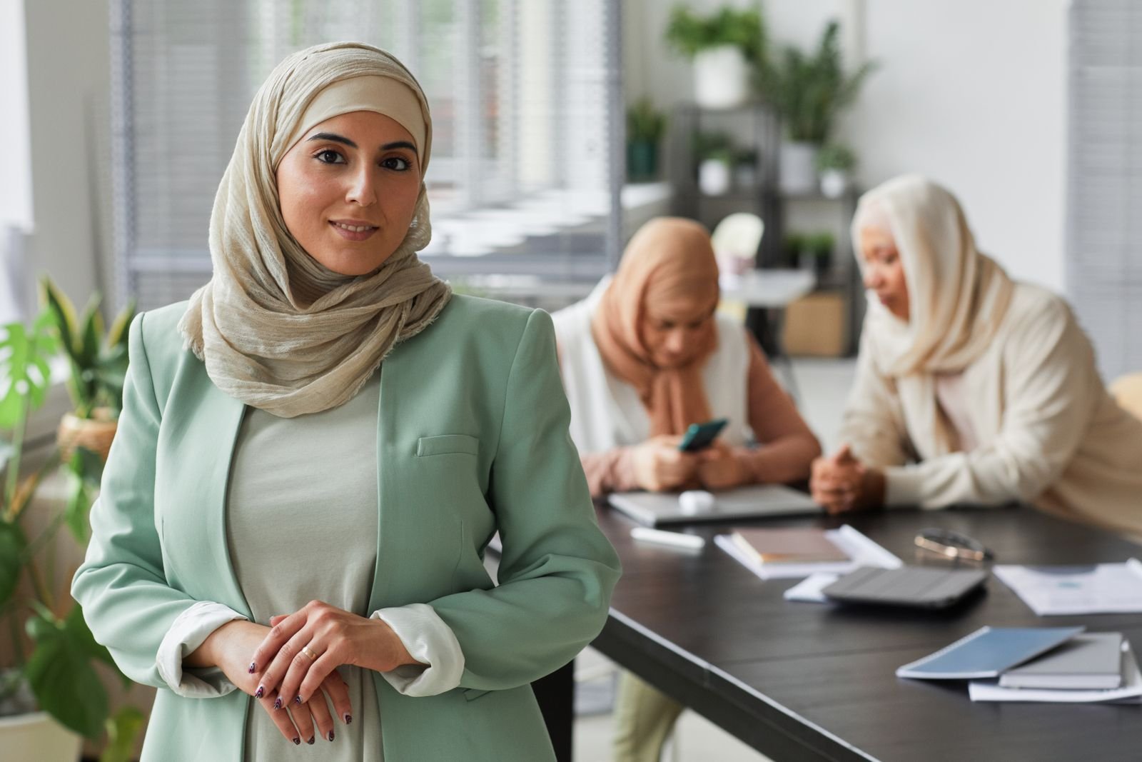 Participante prenant la parole en formation